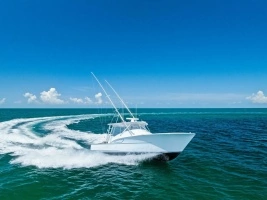 2018 Custom Carolina 35 Express thumbnail 14