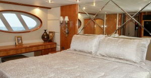 Kathleen 74ft Lazzara Yachts Yacht For Sale