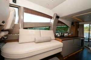 2018 Sea Ray L550 Flybridge thumbnail 7