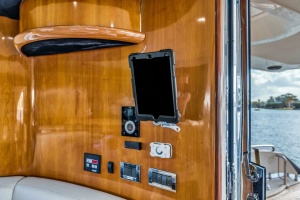 SO WHAT WHO CARES 94ft Sunseeker Yacht For Sale
