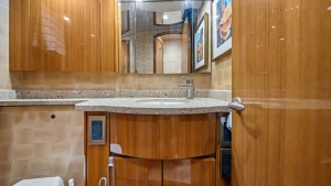 Elegant Vanity in Guest Head