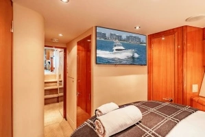 2004 Hatteras 54 Convertible thumbnail 22