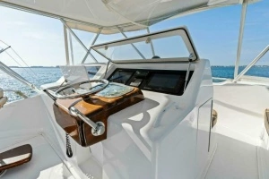 2003 Viking 48 Convertible thumbnail 15