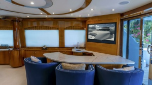 Hatteras 80 Gallopin-Salon Breakfast Bar