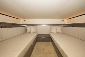 32ft Sea Ray Yacht For Sale