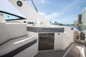 32ft Sea Ray Yacht For Sale
