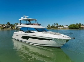 2022 Prestige 520 Flybridge thumbnail 7