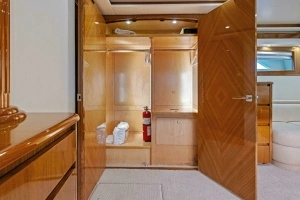 2012 Viking 82 Convertible thumbnail 26