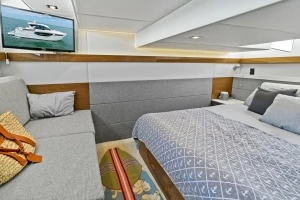 2019 Cruisers Yachts 42 Cantius thumbnail 4