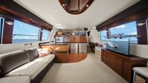 CARVER 56 VOYAGER SKY LOUNGE “LADY CAPE”