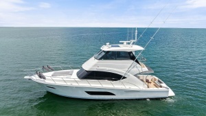 Side Profile of Riviera 57 Enclosed Bridge