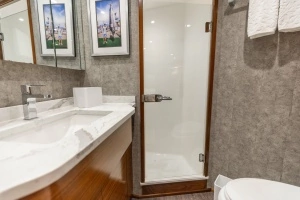 2023 Viking 72 Convertible thumbnail 40