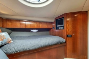 2005 Cruisers Yachts 500 Express thumbnail 11