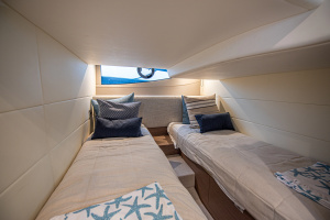 GRAYSKY V 40ft Princess Yacht For Sale