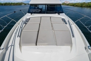 2020 Prestige 460 Flybridge thumbnail 3