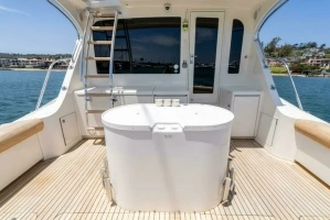 2004 Hatteras 54 Convertible thumbnail 28