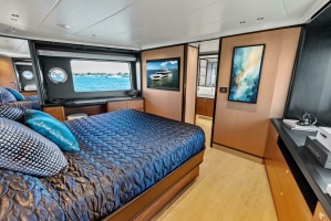 Fantasy Girl 75ft Absolute Yacht For Sale