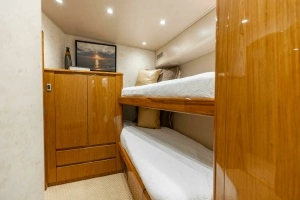 2013 Viking 76 Convertible thumbnail 45
