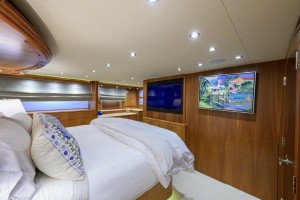 MAGIC 100ft Hatteras Yacht For Sale