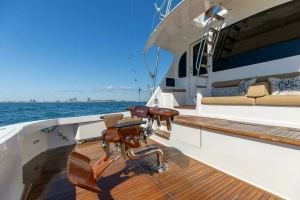 2013 Viking 76 Convertible thumbnail 64