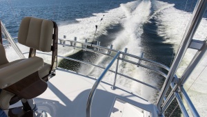 2008 54 Hatteras Convertible American Made Bridge (10)
