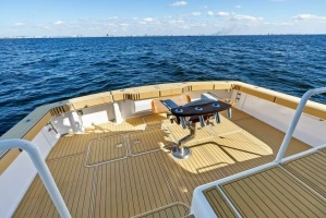 2002 Viking 65 Convertible thumbnail 8