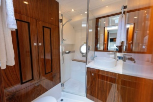 VENTURES64 48ft Riviera Yacht For Sale