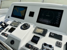 Alaskan 70 OHANA - Exterior Fly Bridge Helm
