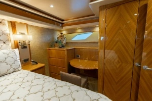 2013 Viking 76 Convertible thumbnail 27