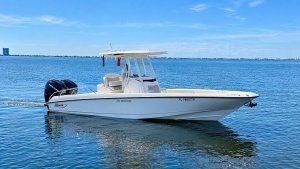 27' Boston Whaler 2016