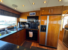 PERFECT LA DEE 75ft Hatteras Yacht For Sale