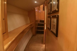 Photo 6226227 for 2001 Donzi 73 Sport Yacht  2001 Donzi 73' Sport Fish  Companionway