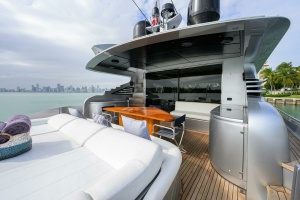 Miura 90ft Pershing Yacht For Sale