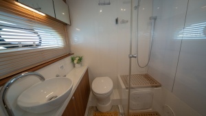 Hey Beautiful 44ft Aquila Yacht For Sale