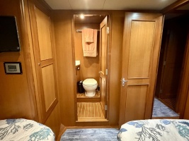 Alaskan 70 OHANA - Guest Stateroom  Ensuite Head