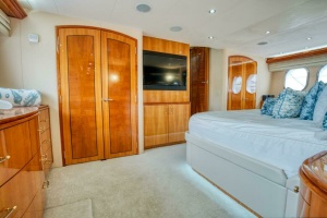 MAJESTIK 80ft Hatteras Yacht For Sale
