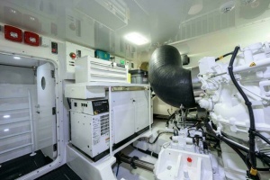 Viking 72 Knot Again - Engine Room