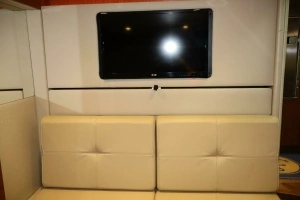 2015 Sea Ray 410 Sundancer thumbnail 8