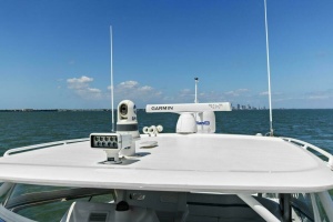 2019 Intrepid 475 Sport Yacht thumbnail 32