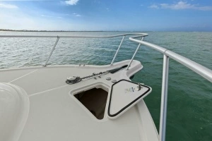 2013 Tiara Yachts 3900 Convertible thumbnail 30