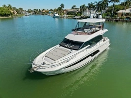 2022 Prestige 520 Flybridge thumbnail 12