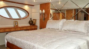 Kathleen 74ft Lazzara Yachts Yacht For Sale