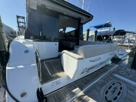 2016 Sea Ray 470 Sundancer thumbnail 5