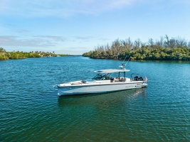 37' Axopar 2023