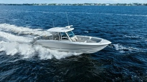2019 Boston Whaler 380 Outrage thumbnail 44