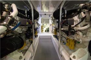 True Up 60ft Spencer Yacht For Sale