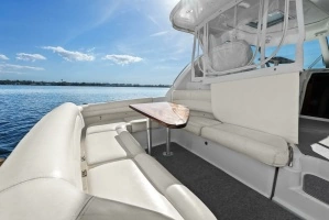 2007 Tiara Yachts 4300 Sovran thumbnail 13