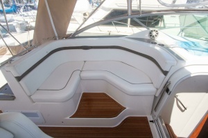 No Name 40ft Rinker Yacht For Sale
