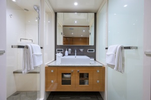 Midnight Moon 85ft Horizon Yacht For Sale
