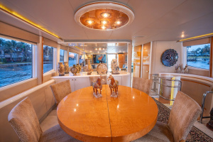 DARE TO DREAM 76ft Lazzara Yachts Yacht For Sale